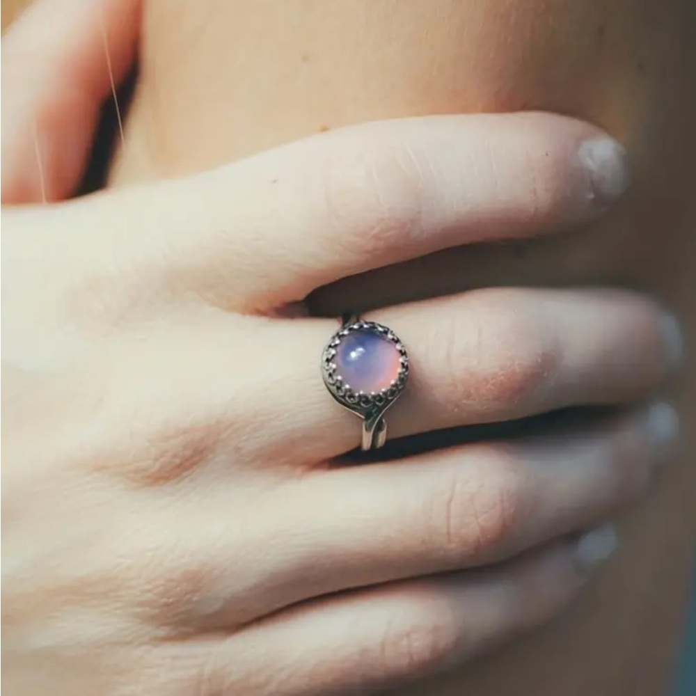 Vintage Style Silver Toned Mood Ring - Picture 3 of 4